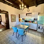 Pensión Antik 4*