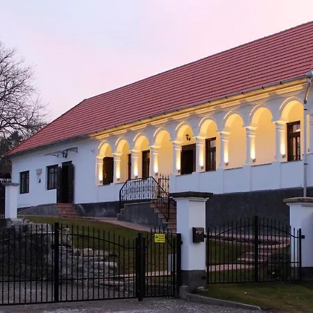 Antik Vendeghaz 4* Nagyvisnyó