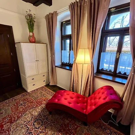 Antik Vendeghaz بيت ضيافة 4*